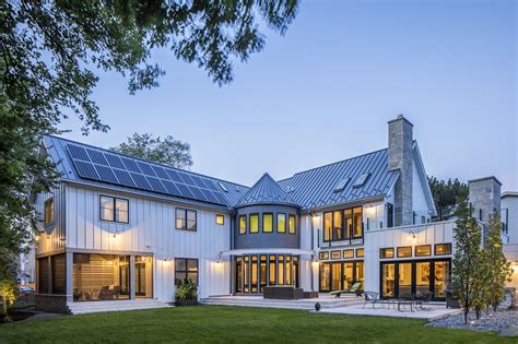 modern metal roof houses